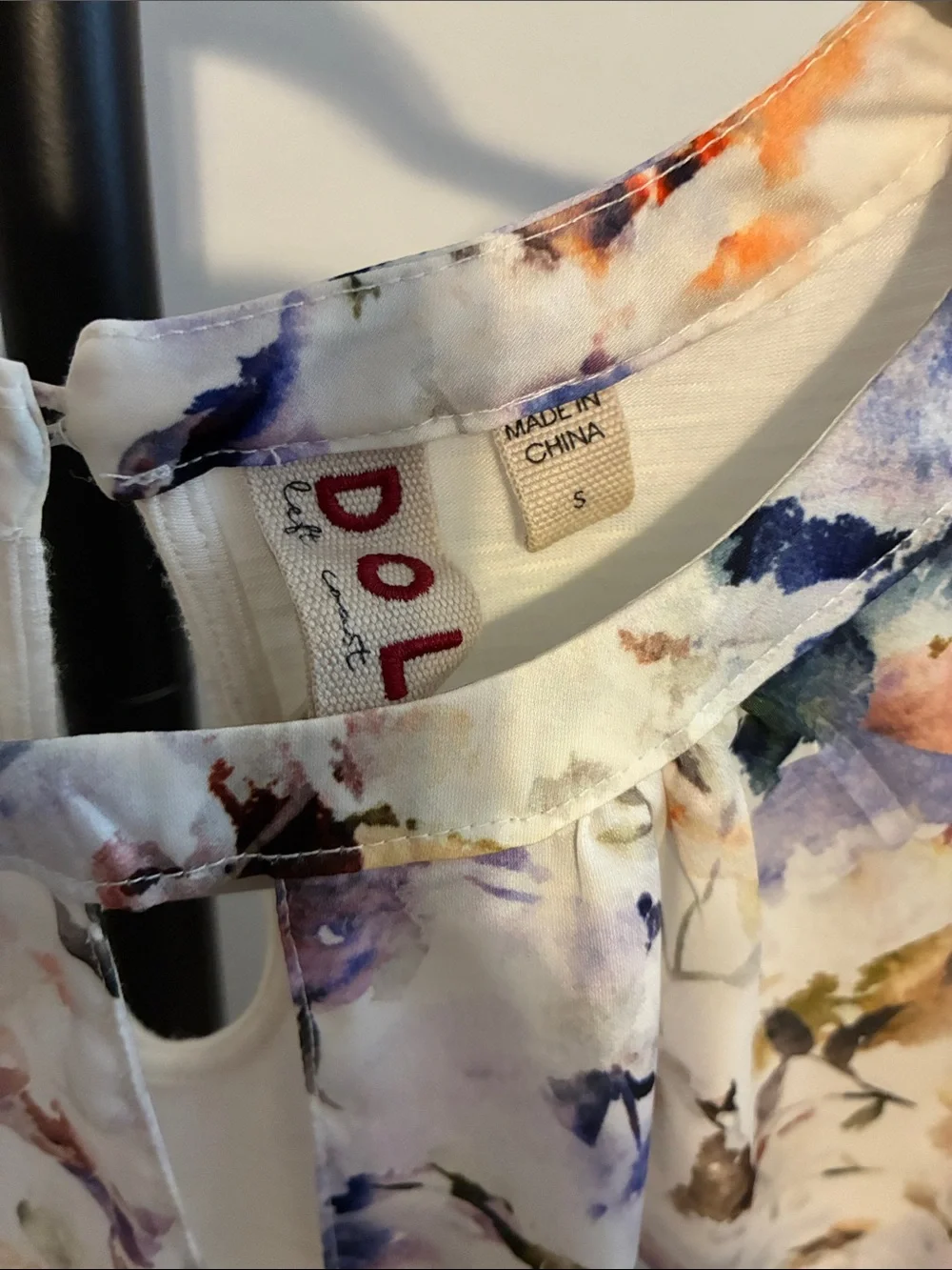 Anthropologie Dolan Araminta Cream Floral Ruffle Keyhole Blouse Small